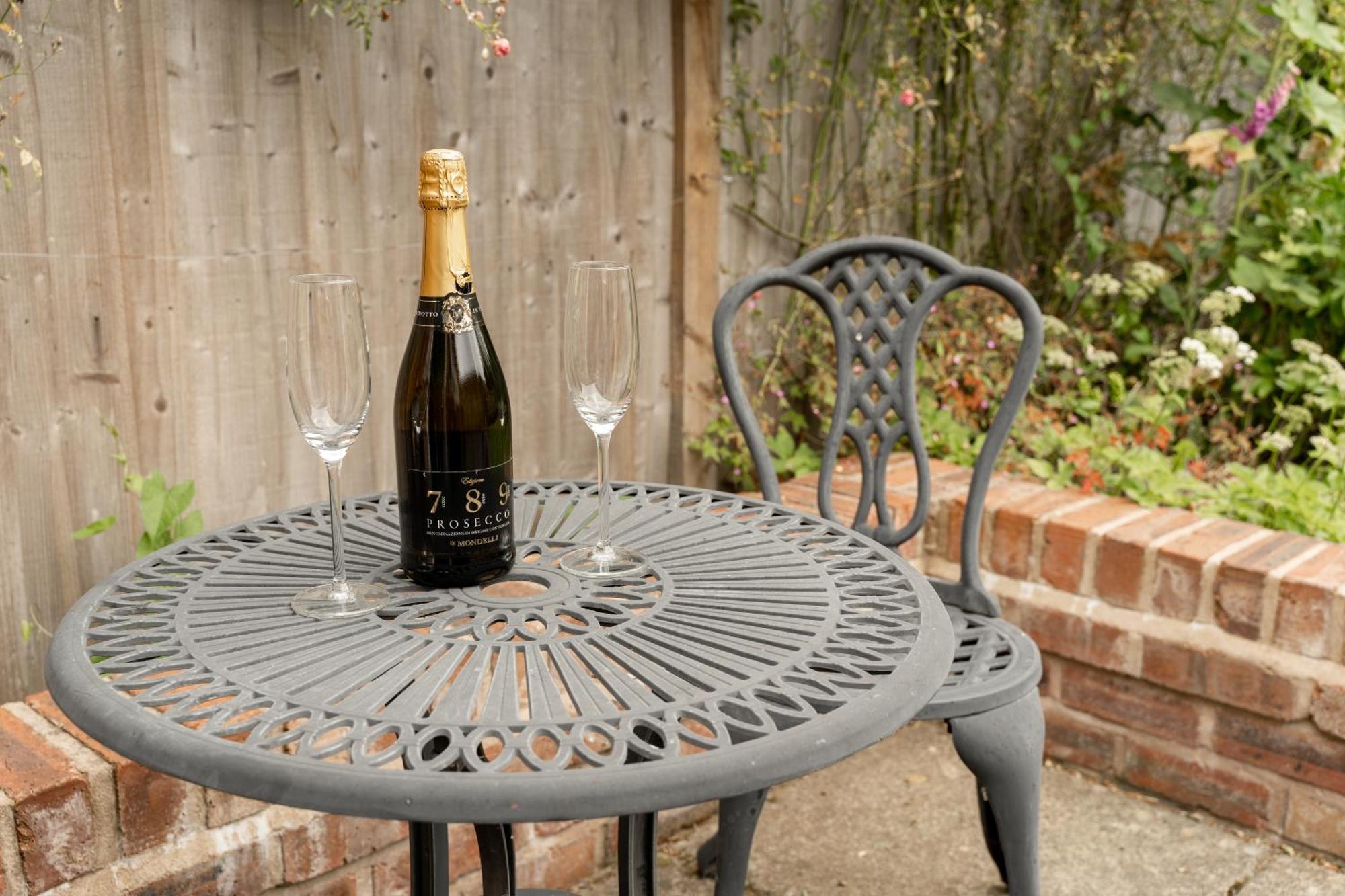 Cosy 2 Bed Cottage In Charming Village Of Christleton - For Up To 5 外观 照片